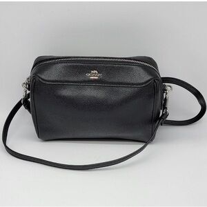 Like new Coach Bennett Crossbody F76629 Black gold